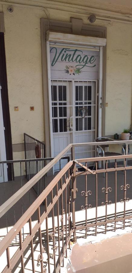 Belvarosi Vintage Apartman A Setaloutcan Miskolc Exterior photo